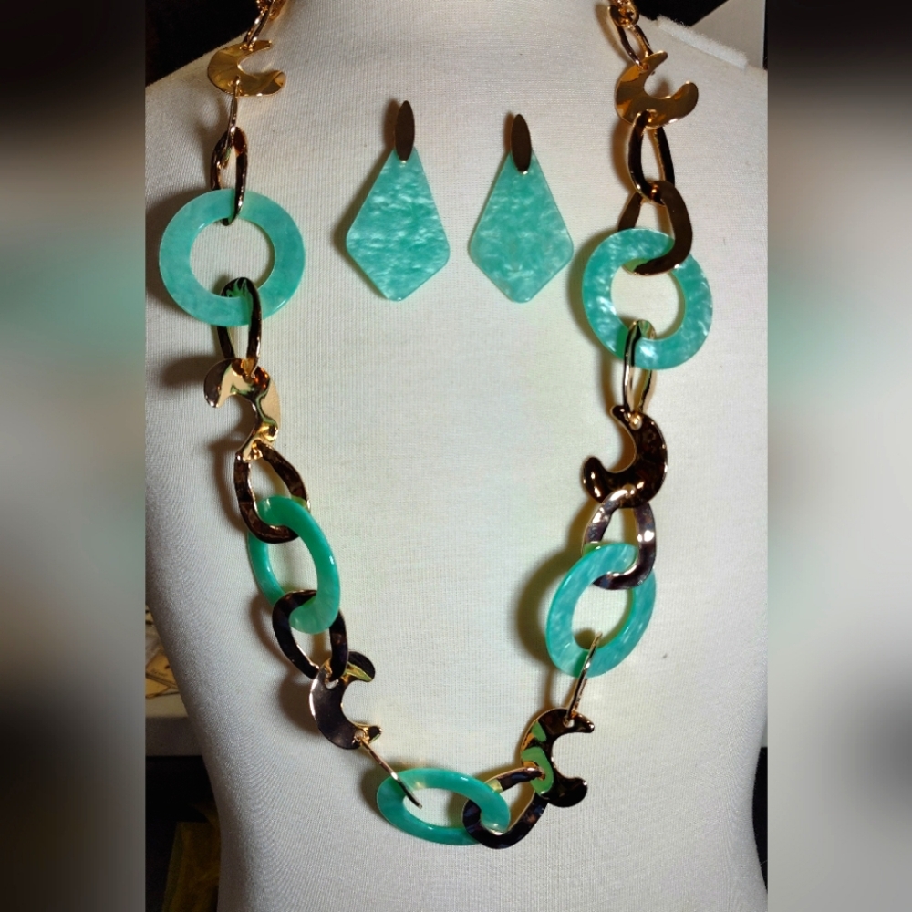 Long Statement Elegant Gold and Aqua Green Jewelry Set Necklace Earrings NWOT